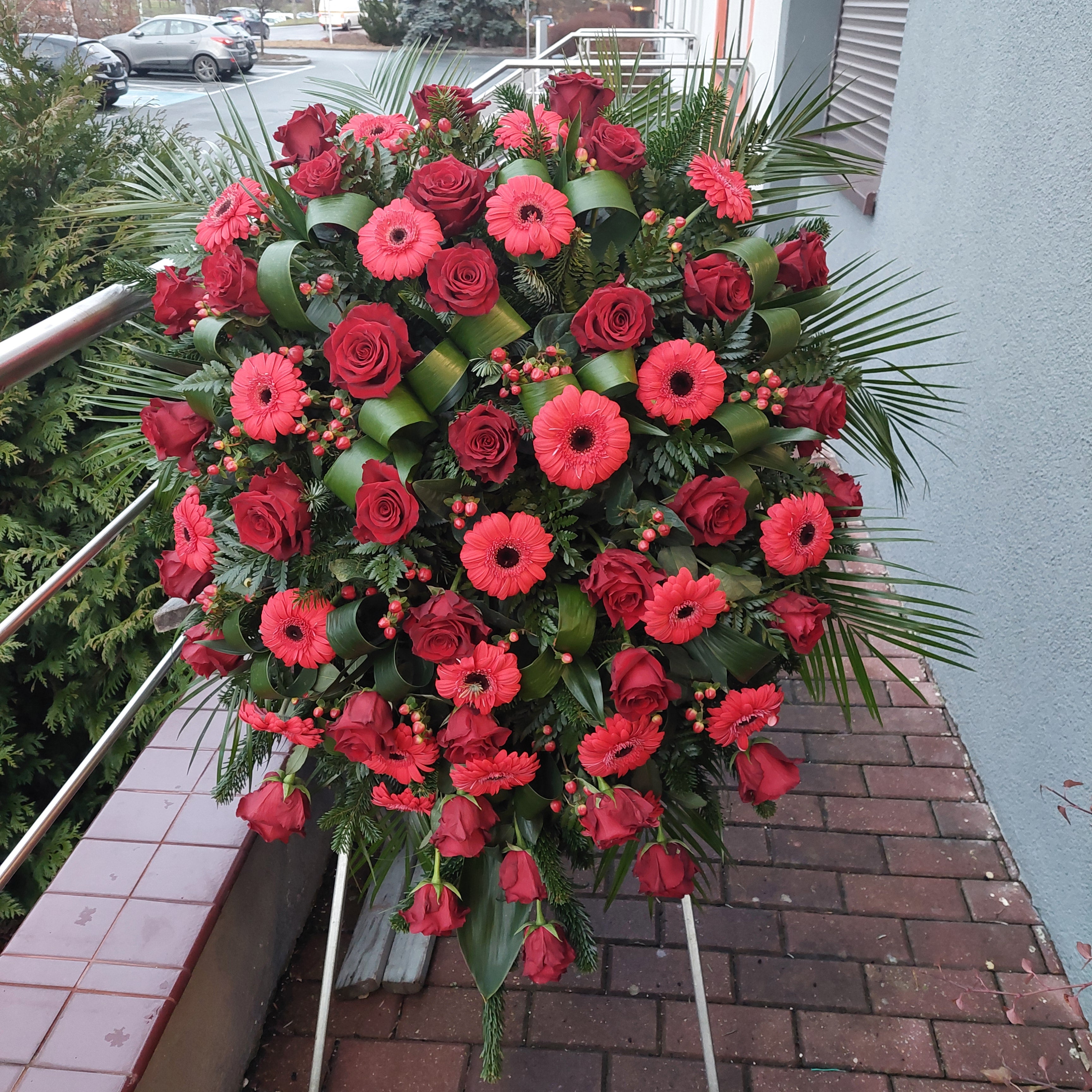 Wieniec"Klasyczny" róża|gerbera|hiperikum